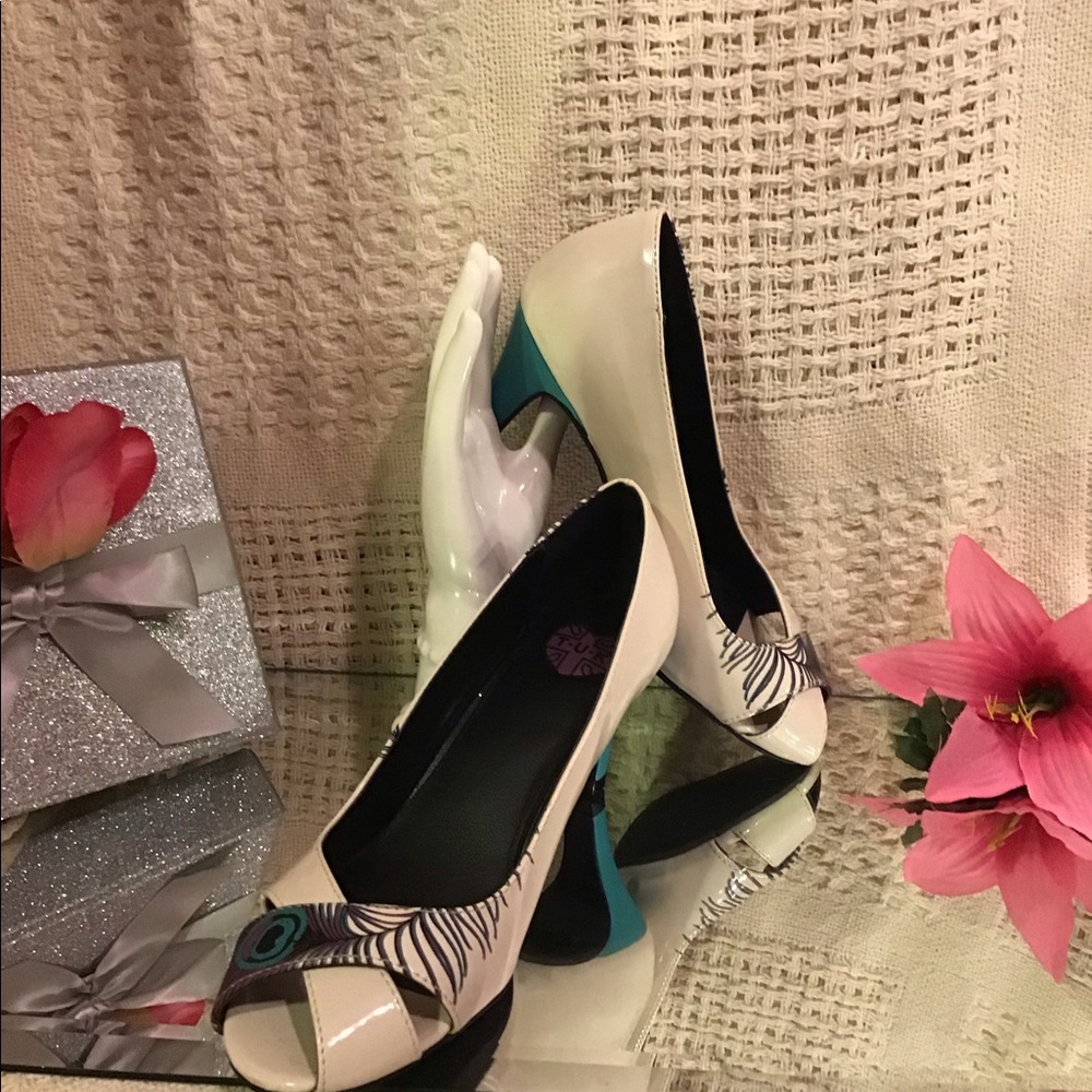 TUK heels đź‘ - Picture 6 of 8